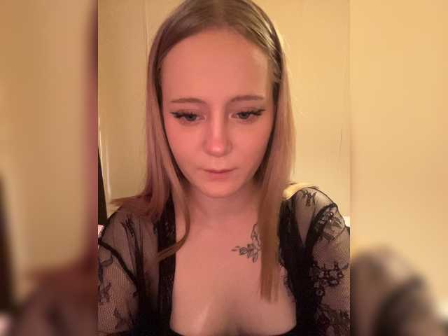 Mia_Wells