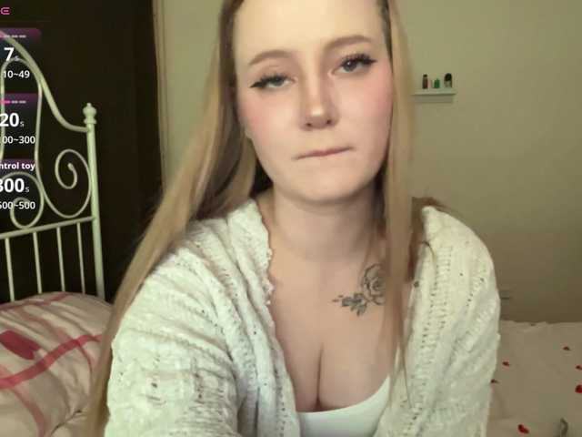 LolaMin's BongaCams show and profile