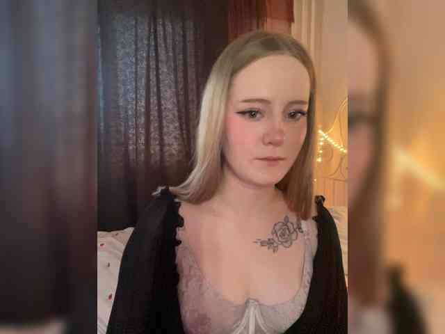 Mia_Wells webcam