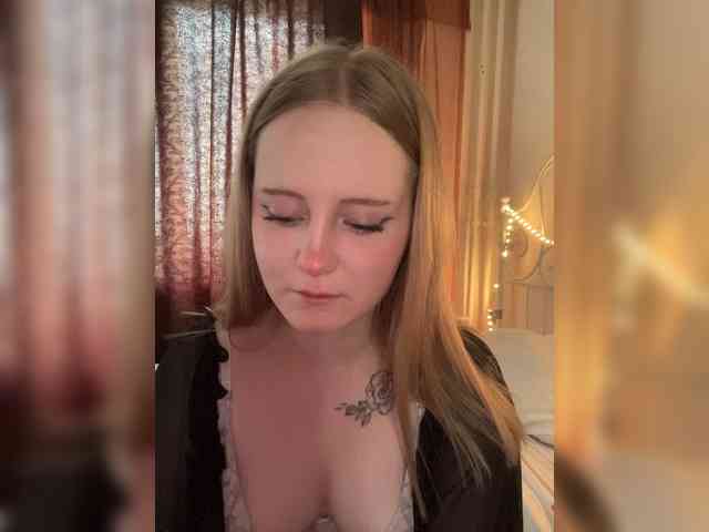 Mia_Wells webcam