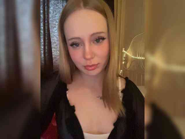 Mia_Wells webcam