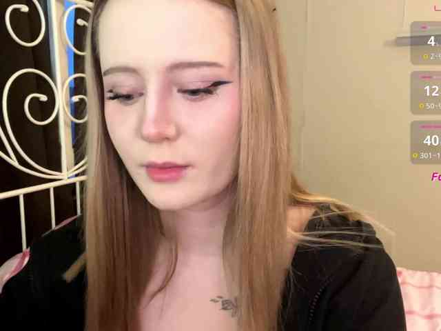 Mia_Wells webcam