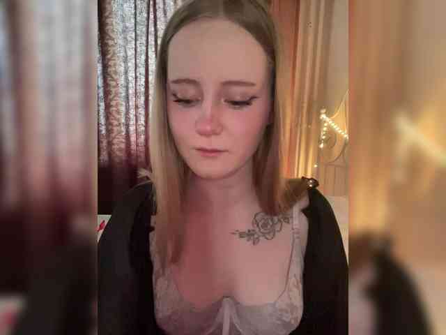 Mia_Wells webcam