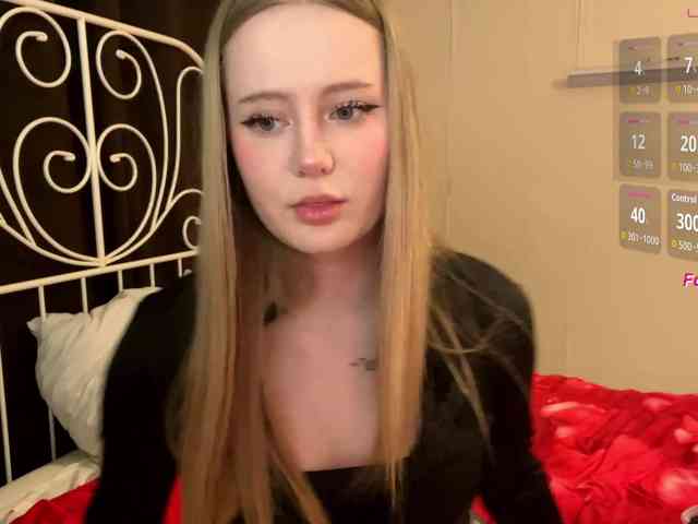 Mia_Wells