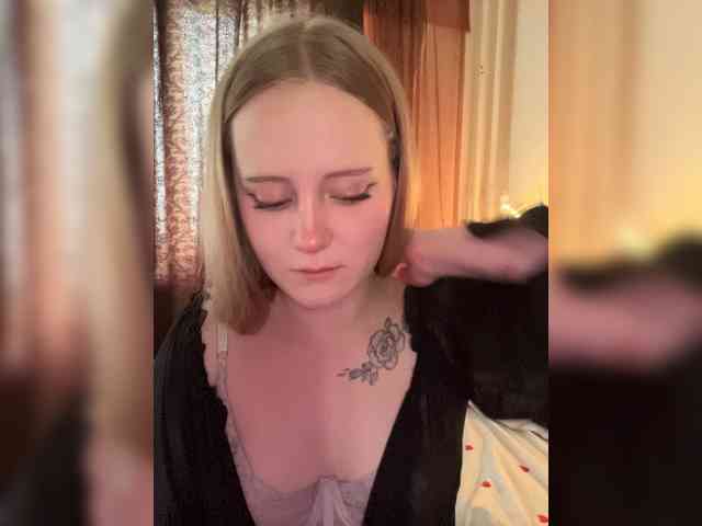 Mia_Wells webcam