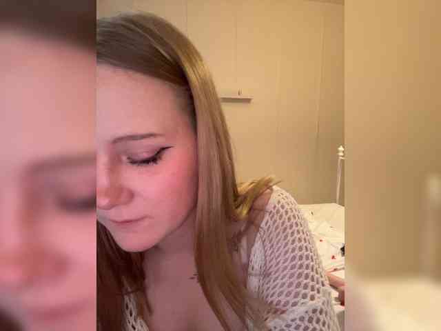 Mia_Wells webcam