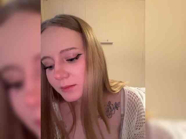 Mia_Wells webcam