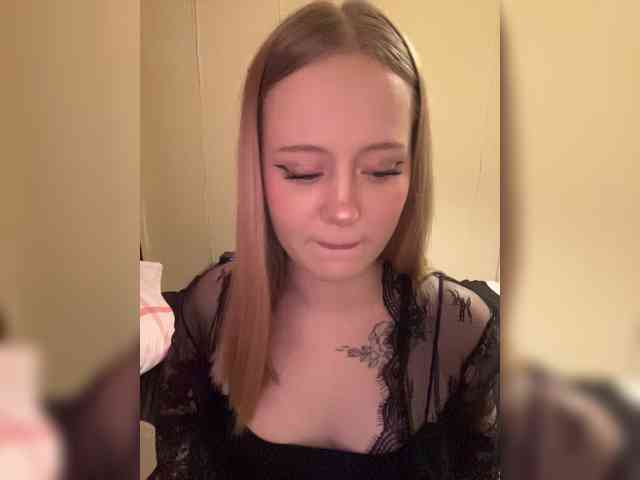 Mia_Wells webcam