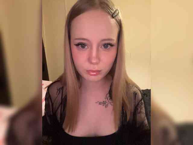Mia_Wells webcam