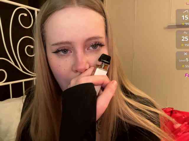 Mia_Wells