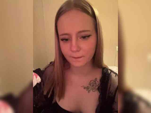 Mia_Wells webcam