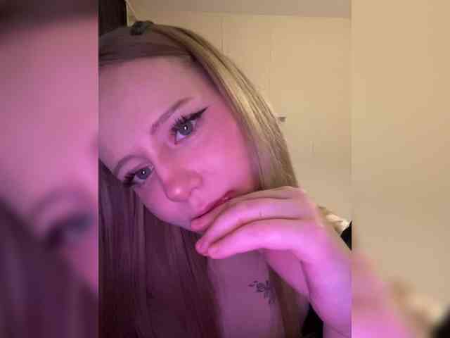 Mia_Wells webcam
