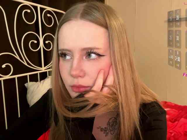 Mia_Wells