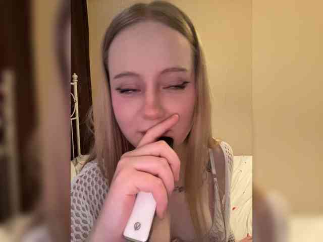 Mia_Wells webcam