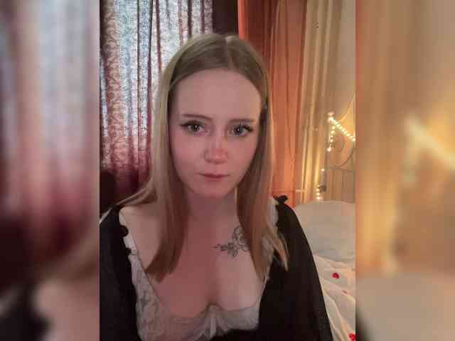 Mia_Wells webcam