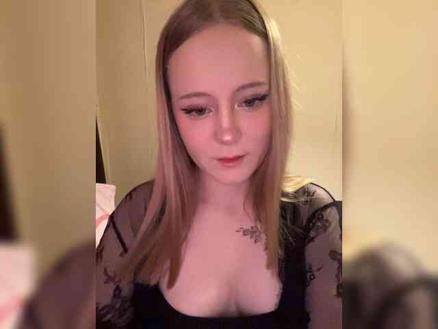 Mia_Wells webcam