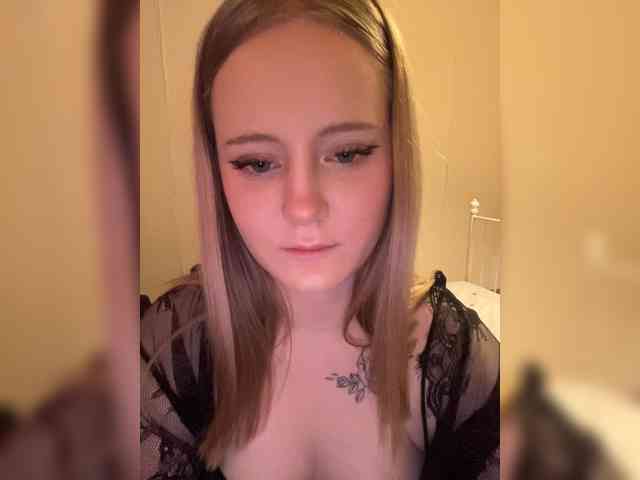 Mia_Wells webcam