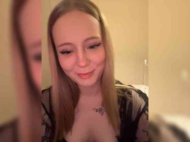 Mia_Wells webcam