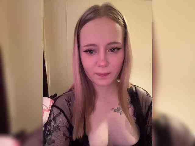 Mia_Wells
