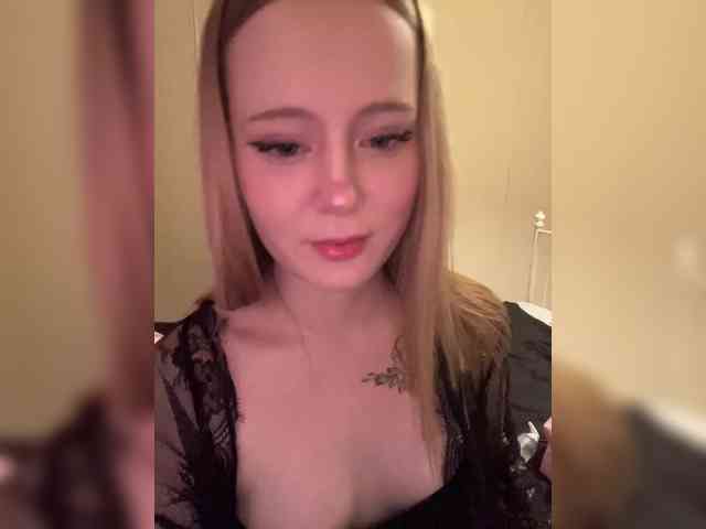 Mia_Wells webcam