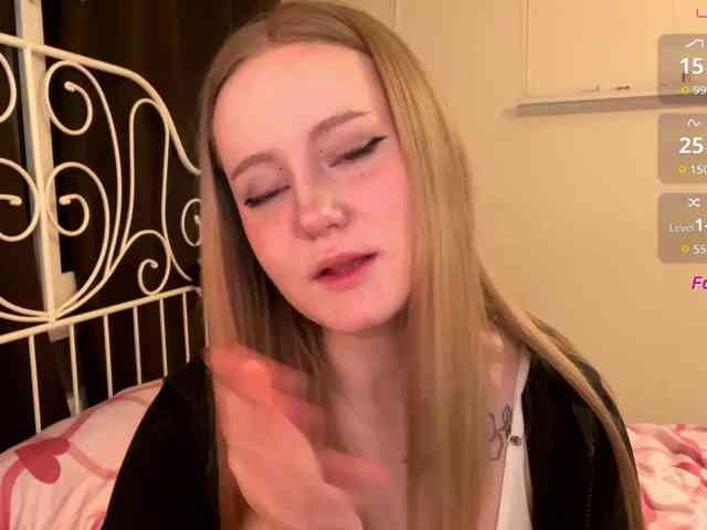 Mia_Wells