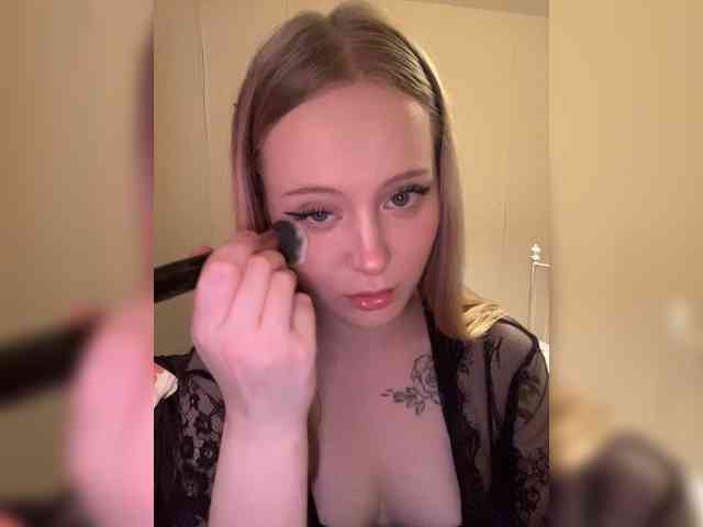Mia_Wells webcam