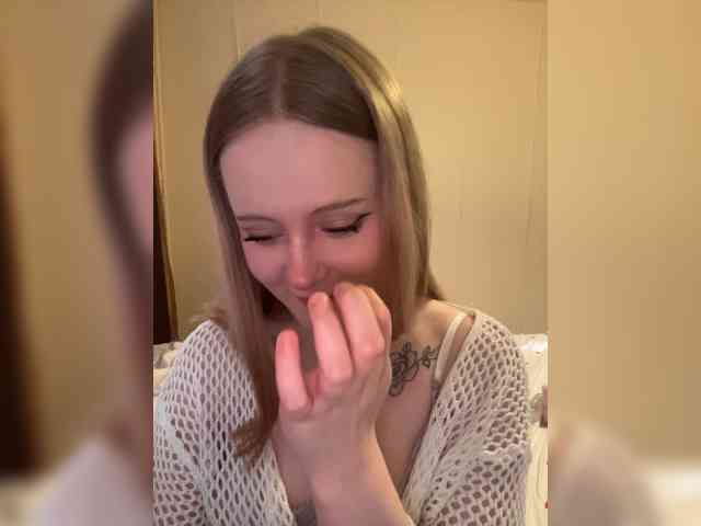 Mia_Wells webcam