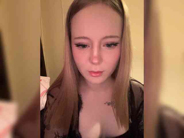 Mia_Wells webcam