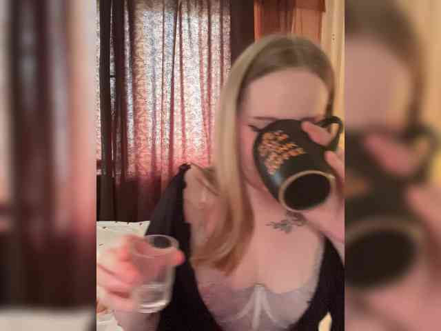 Mia_Wells webcam