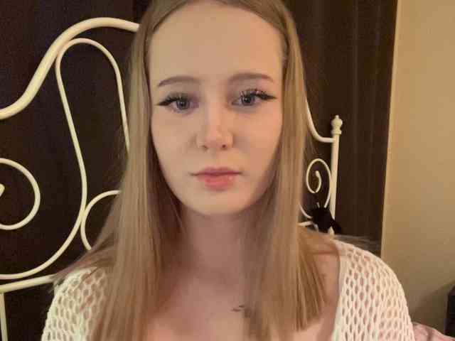 Модель: Mia_Wells
