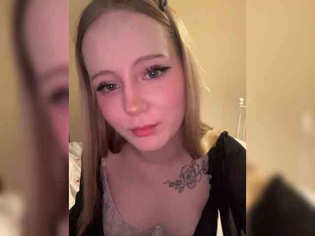 Mia_Wells webcam