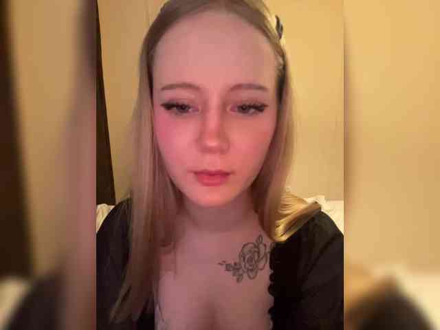 Mia_Wells webcam