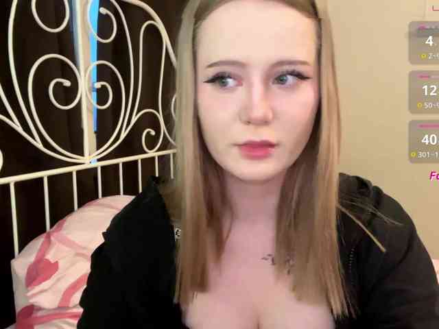 Mia_Wells