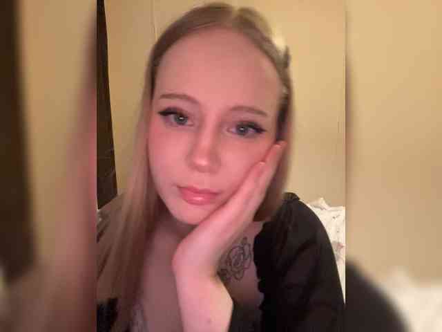 Mia_Wells webcam