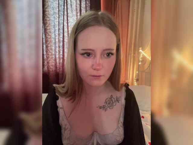 Mia_Wells webcam