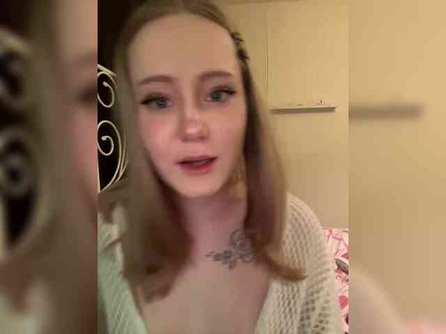 Mia_Wells