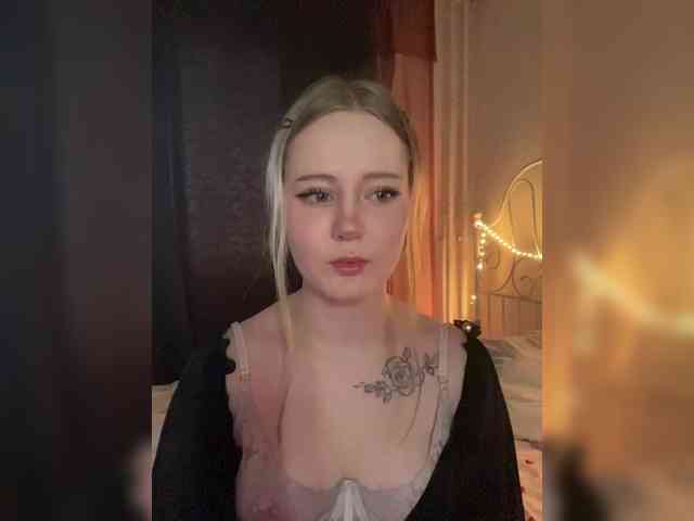 Mia_Wells