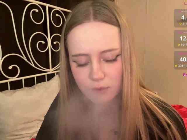 Mia_Wells