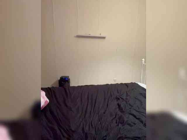 Mia_Wells webcam