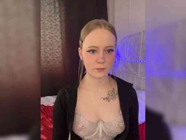 Mia_Wells