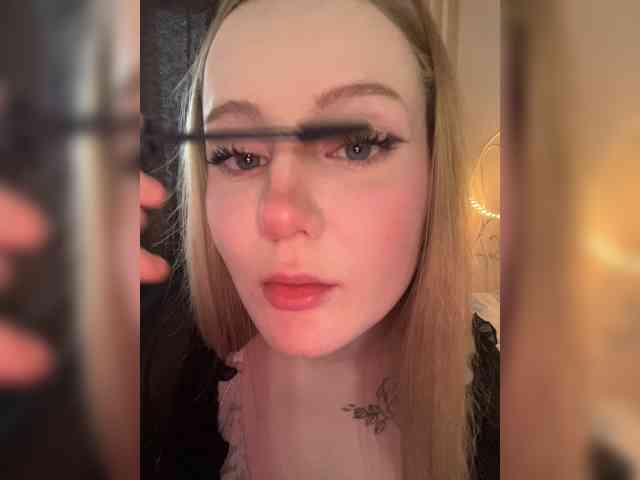 Mia_Wells webcam