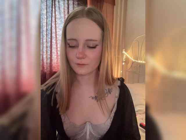 Mia_Wells webcam