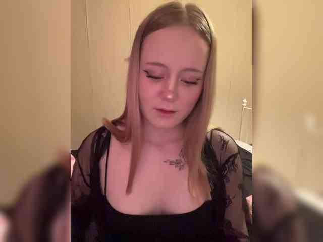 Mia_Wells webcam
