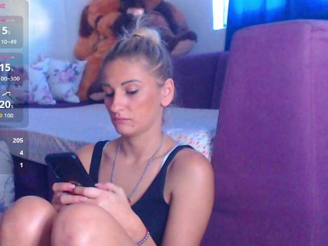 CassieSpell live cam on BongaCams