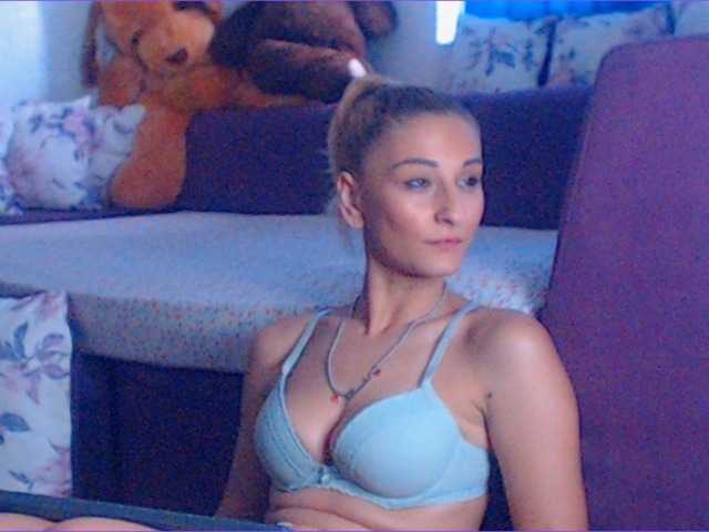 CassieSpell live cam on BongaCams