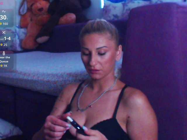 CassieSpell live cam on BongaCams