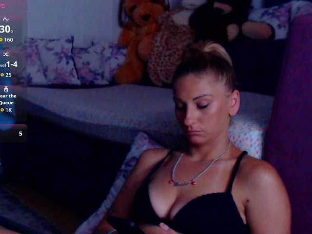 CassieSpell live webcam show