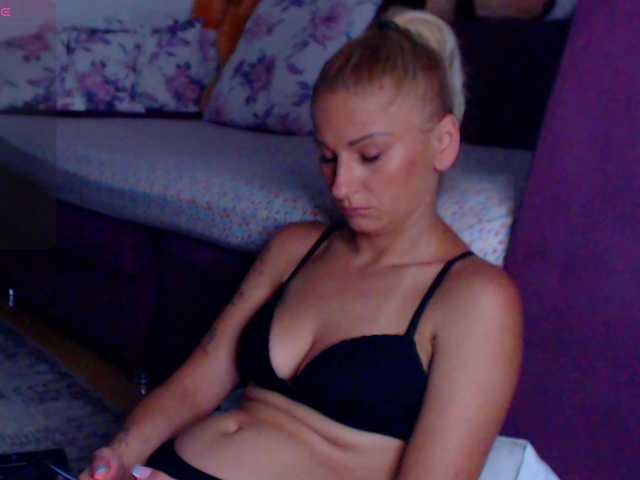 CassieSpell live cam on BongaCams