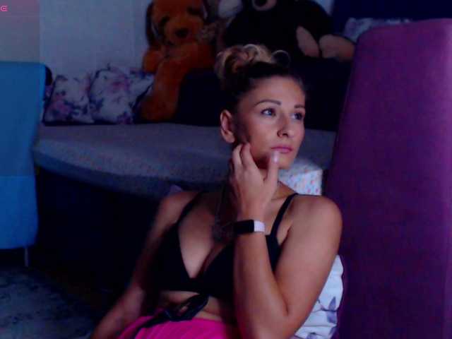 CassieSpell live cam on BongaCams