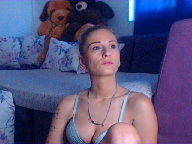 CassieSpell live cam on BongaCams